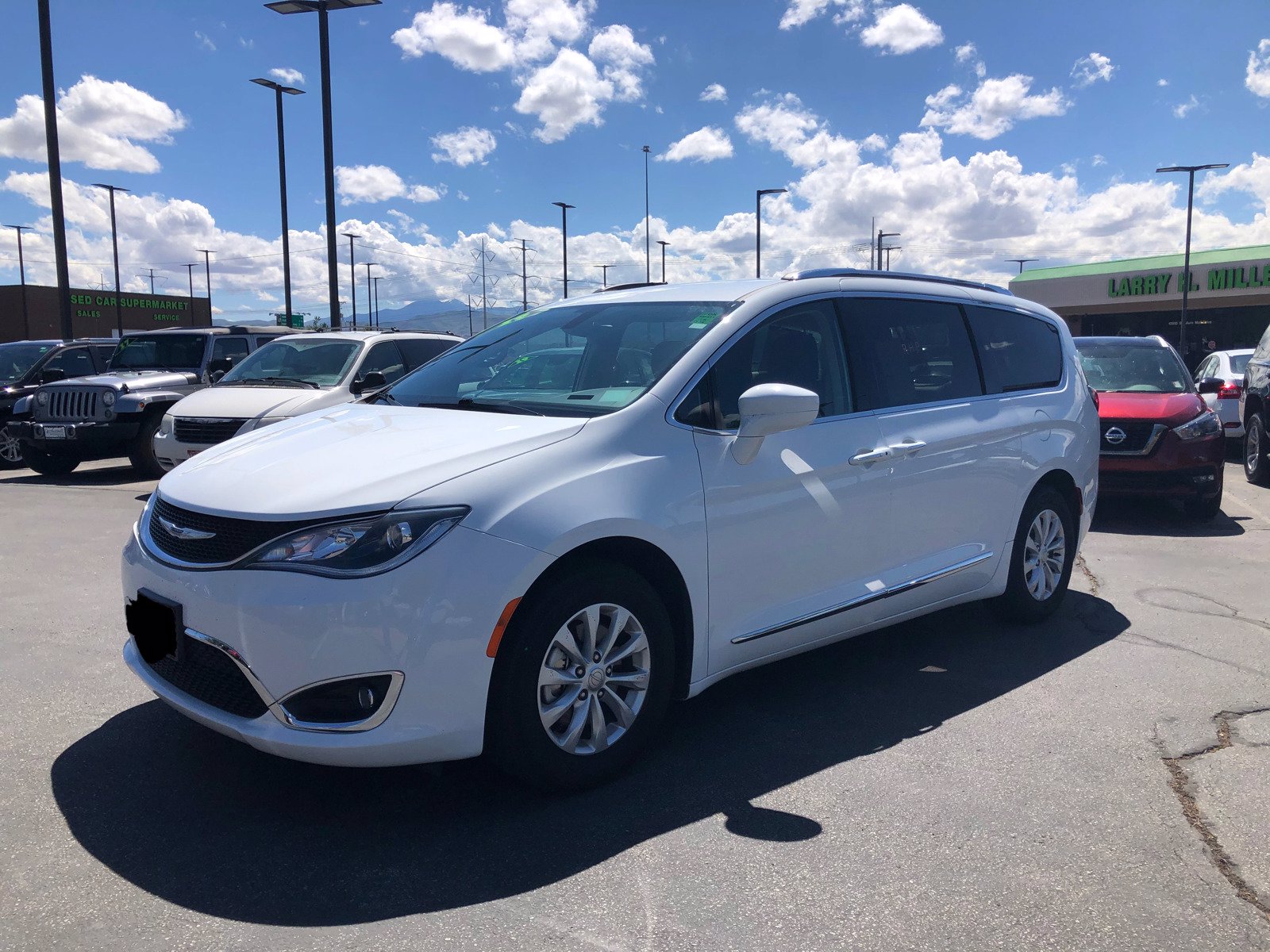 PreOwned 2019 Chrysler Pacifica Touring L Minivan