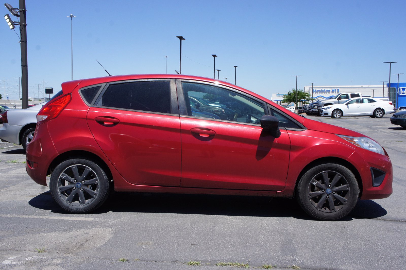 PreOwned 2011 Ford Fiesta SE Hatchback in Sandy S8216A