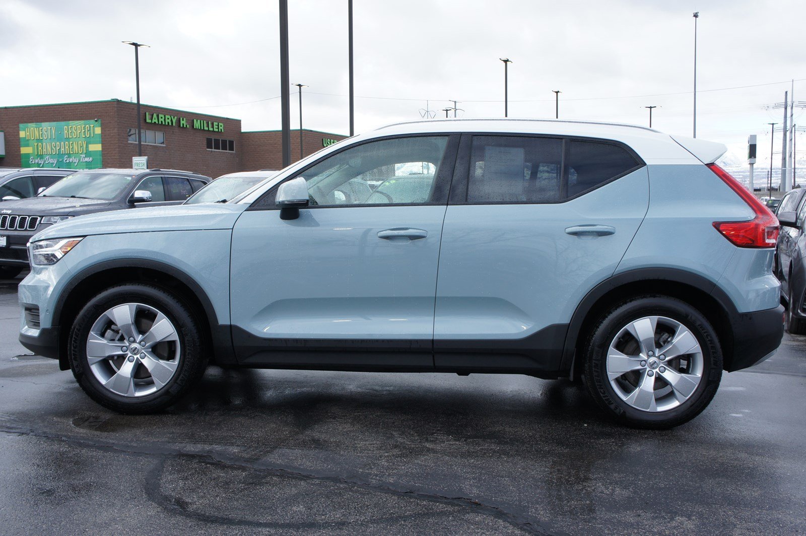 PreOwned 2019 Volvo XC40 Momentum Sport Utility in Murray